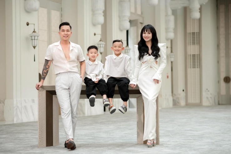 Lê Hoàng hài lòng với những gì đang có. Ảnh: FBNV