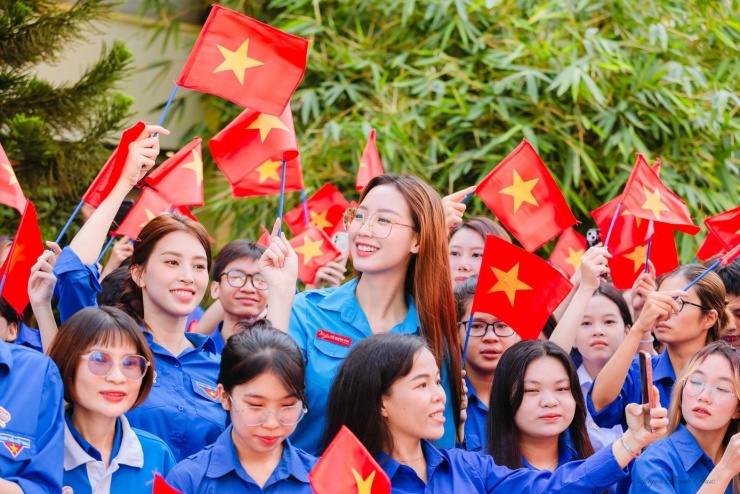 Hoa hậu Bảo Ngọc: 'Tôi tự hỏi làm sao để sống đẹp, dù không có ánh đèn sân khấu' - 9