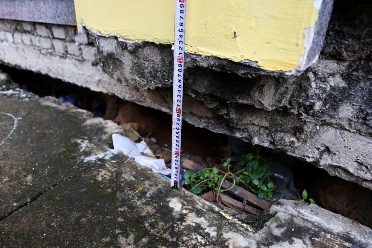 Nhà nghiêng, tường đứt gãy nơi sụt lún nhất TP HCM - 4