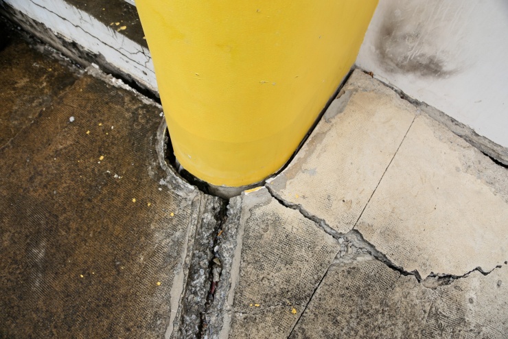 Nhà nghiêng, tường đứt gãy nơi sụt lún nhất TP HCM - 3