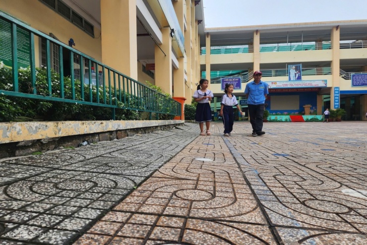 Nhà nghiêng, tường đứt gãy nơi sụt lún nhất TP HCM - 12