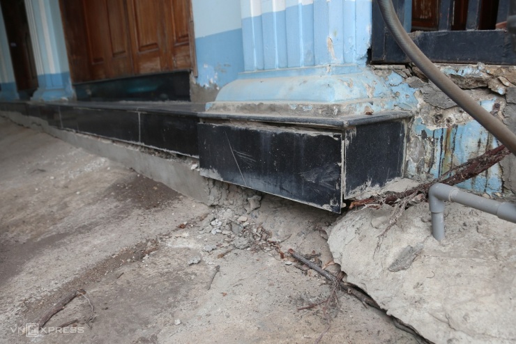 Nhà nghiêng, tường đứt gãy nơi sụt lún nhất TP HCM - 9
