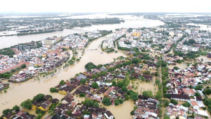 Đây là ngày thứ 4 liên tục, Hội An chìm trong nước lũ