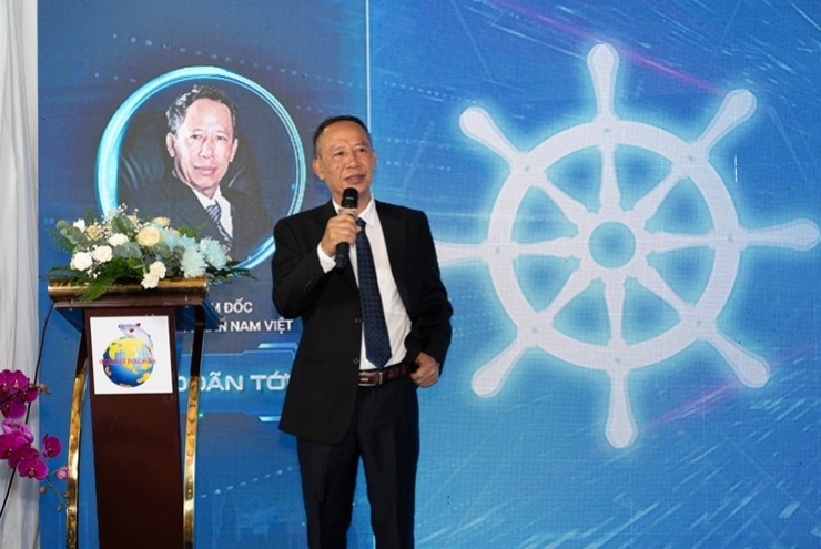 Bỏ túi gần 150 tỷ đồng trong một ngày, tài sản đại gia 71 tuổi vượt 4.450 tỷ đồng