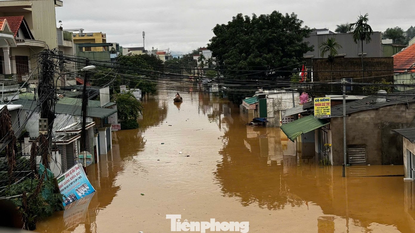 Phường Trương Quang Trọng (tỉnh Quảng Ngãi) bị ngập nặng.