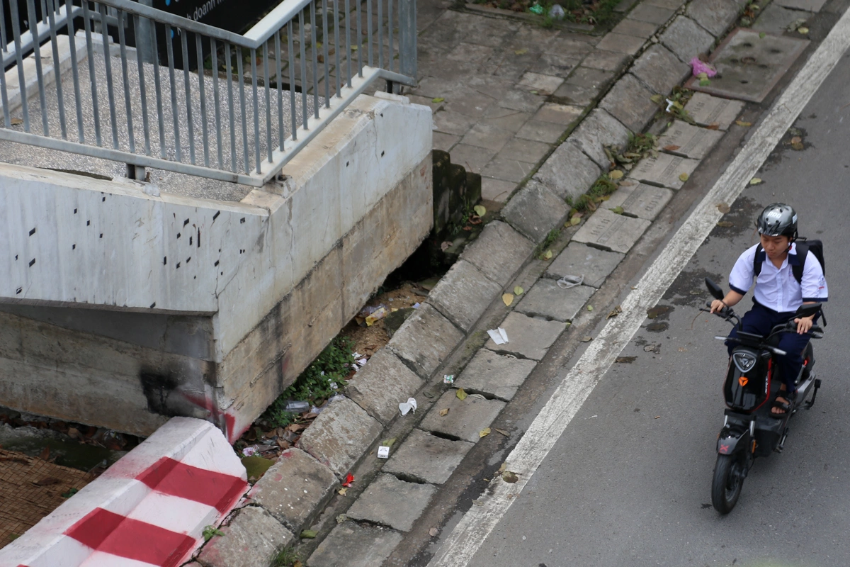 Nhà nghiêng, tường đứt gãy nơi sụt lún nhất TP HCM - 13