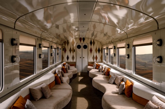 Bên trong tàu La Dolce Vita Orient Express. Ảnh: Global trender
