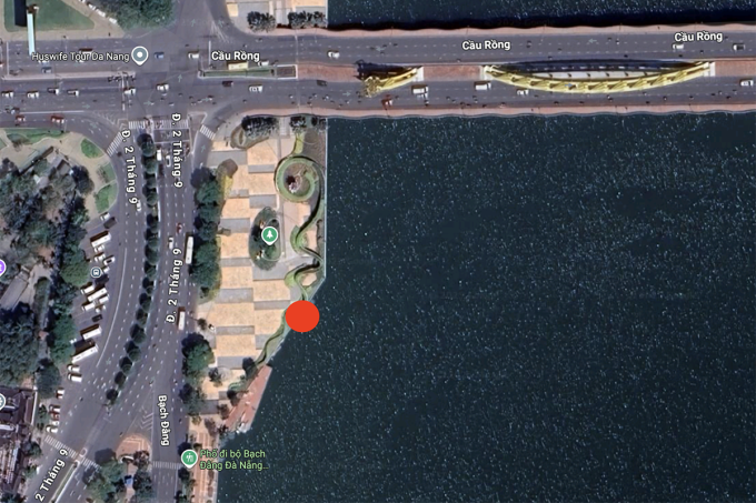 Cứu sống bé trai trôi dạt giữa sông Hàn trong đêm - 1