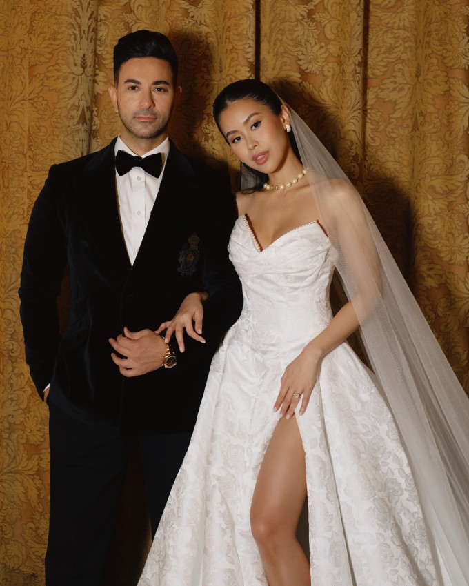 Mẫu đầm chủ đạo trong bộ hình cưới của Tiên Nguyễn.