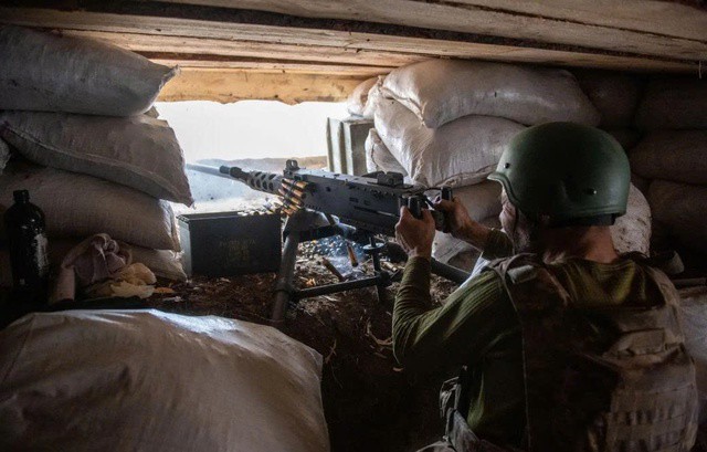 Chiến thuật 'bóng ma' của Nga khiến phòng tuyến Ukraine hỗn loạn - 1