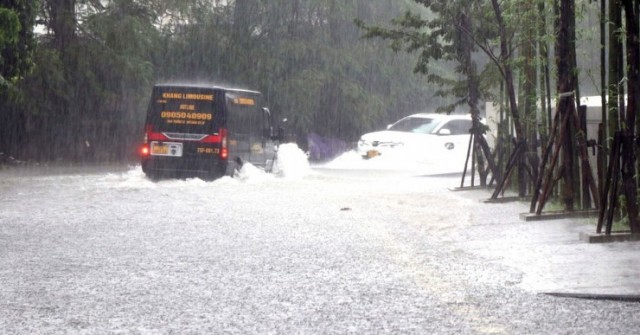 Nguyên nhân khiến lượng mưa 1 ngày ở Huế bằng l...