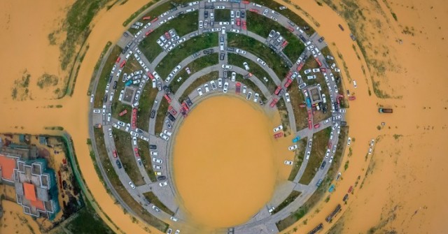 Cảnh tượng "xứ Huế thơ mộng" giữa bốn bề biển n...