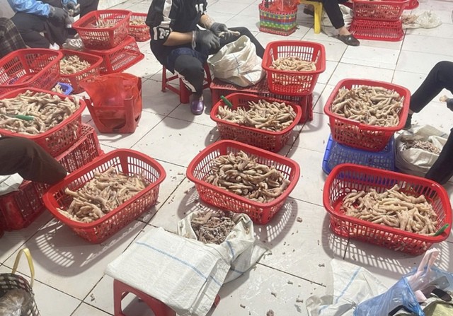 Hình ảnh bên trong hộ kinh doanh Tuấn Minh. Ảnh: Công an tỉnh Lạng Sơn