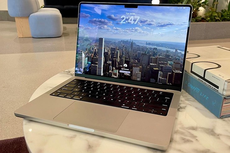 MacBook Air sẽ sớm có màn hình OLED, nhưng chưa rõ khả năng hỗ trợ cảm ứng.