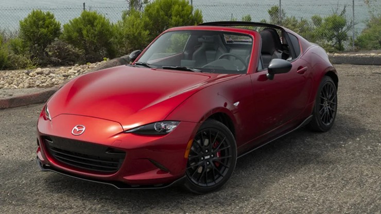 Mazda MX-5 Miata gây tiếng vang trong phân khúc xe thể thao cỡ nhỏ.