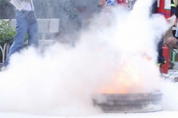 Cảnh tượng 'xứ Huế thơ mộng' giữa bốn bề biển nước nhìn từ trên cao