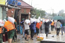 CLIP: 48 giờ lấy sức người chống thế nước, cứu kè biển An Lương