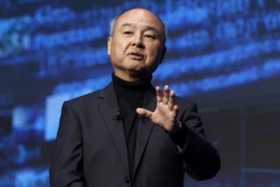Cú “lật ngai” tỷ phú: Masayoshi Son soán ngôi ông chủ Uniqlo, thống trị giới siêu giàu Nhật Bản