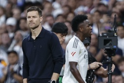 Căng thẳng Vinicius - Alonso: Chuyện gì đang xảy ra ở Real Madrid?