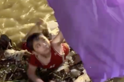 Cứu sống bé trai trôi dạt giữa sông Hàn trong đêm