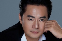 Sau cú đánh pickleball, nam diễn viên điển trai ngã quỵ xuống sân