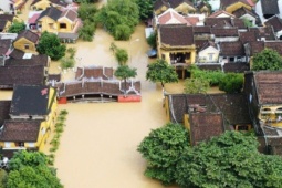 Toàn cảnh Hội An trong đỉnh lũ lịch sử, vượt mức năm 1964