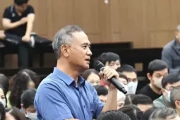 Đánh bạc hơn 4 triệu USD, cựu Bí thư Thành ủy Hòa Bình nói 'vay tiền để chơi'