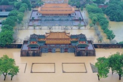 Lý do điện Thái Hòa vẫn khô ráo giữa nước lũ ở Huế