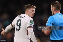 "Bom tấn" Chelsea Delap ăn thẻ đỏ bị tố côn đồ, HLV Maresca không bào chữa