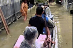 Chủ homestay ở Huế bất lực trước cảnh 'chưa từng thấy trong đời'