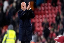 Liverpool rơi tự do, thua 6/7 trận gần nhất: HLV Slot bị chỉ trích thậm tệ