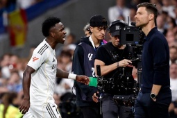 Vinicius bất mãn HLV Alonso đòi rời Real Madrid, tin đồn MU dang tay cứu rỗi