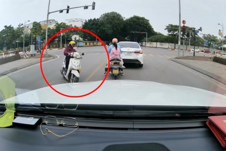 Clip: Pha “né đèn đỏ” của Ninja như phim hành động khiến ai cũng ngỡ ngàng