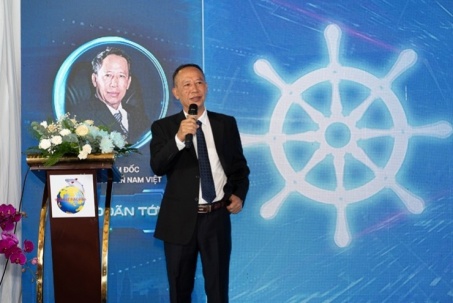 Bỏ túi gần 150 tỷ đồng trong một ngày, tài sản đại gia 71 tuổi vượt 4.450 tỷ đồng