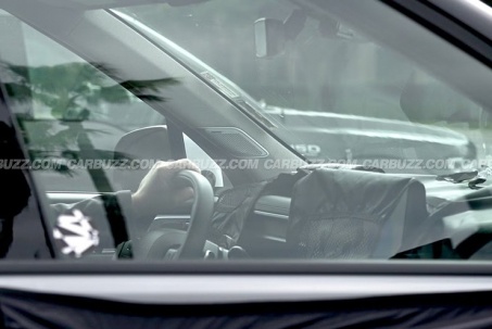 Hyundai Santa Fe 2026 lộ nội thất hiện đại và tối giản, thêm tùy chọn...