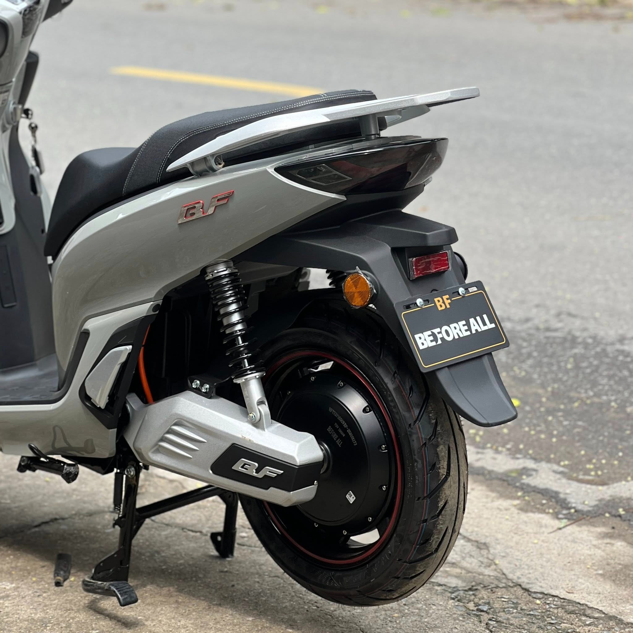 Xe điện mới thiết kế như Honda SH, giá chỉ 25 triệu đồng - 3