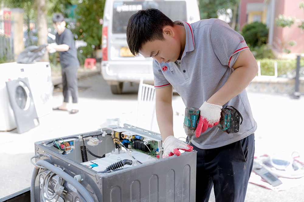 LG bố trí đội ngũ kỹ thuật viên lành nghề đảm bảo tiến độ và chất lượng sửa chữa