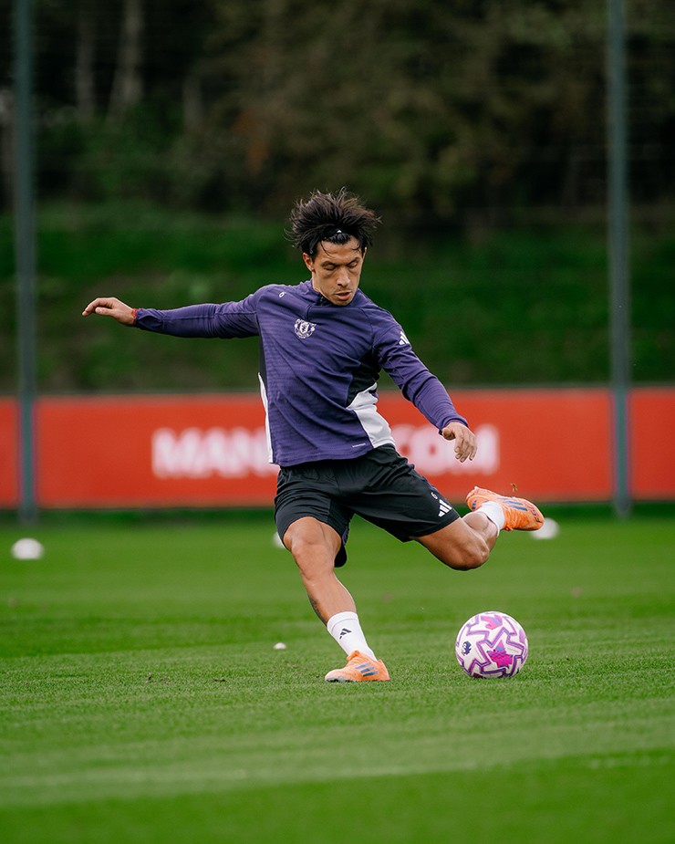 MU đón tin vui: Martinez trở lại tập luyện, chạy đua cho đại chiến Tottenham - 6