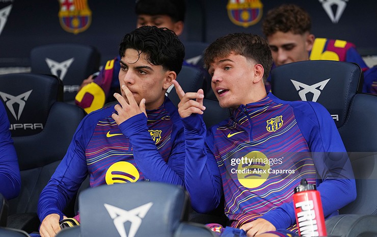 Juan Hernandez (bên phải) tài năng trẻ của Barcelona B đang được Real Madrid đặc biệt quan tâm