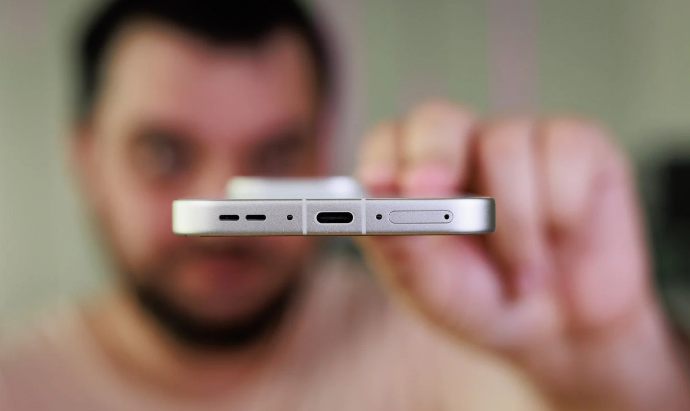 iPhone 17 Pro Max khá dày.