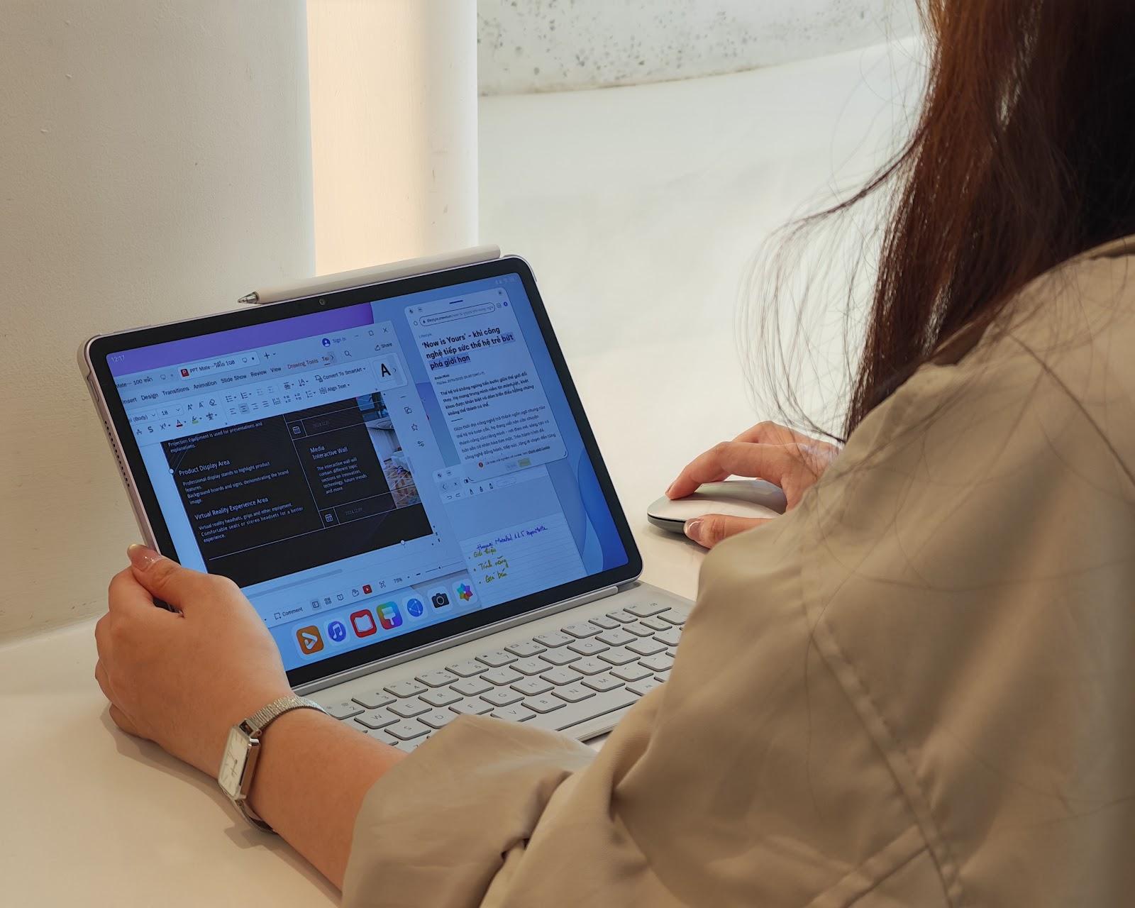 Với chi phí chưa đến 10 triệu đồng, HUAWEI MatePad 11.5 PaperMatte mang đến cho người dùng một combo chuẩn PC tiện lợi về cả phần cứng (gồm bút, chuột, bàn phím) đến phần mềm (các ứng dụng văn phòng, ghi chú, sáng tạo). Điều này cho thấy nỗ lực của đại diện đến từ Trung Quốc trong việc mang đến trải nghiệm hoàn thiện hơn cho người dùng ngay khi mở hộp, mà không cần bỏ thêm chi phí hay cài đặt phức tạp.