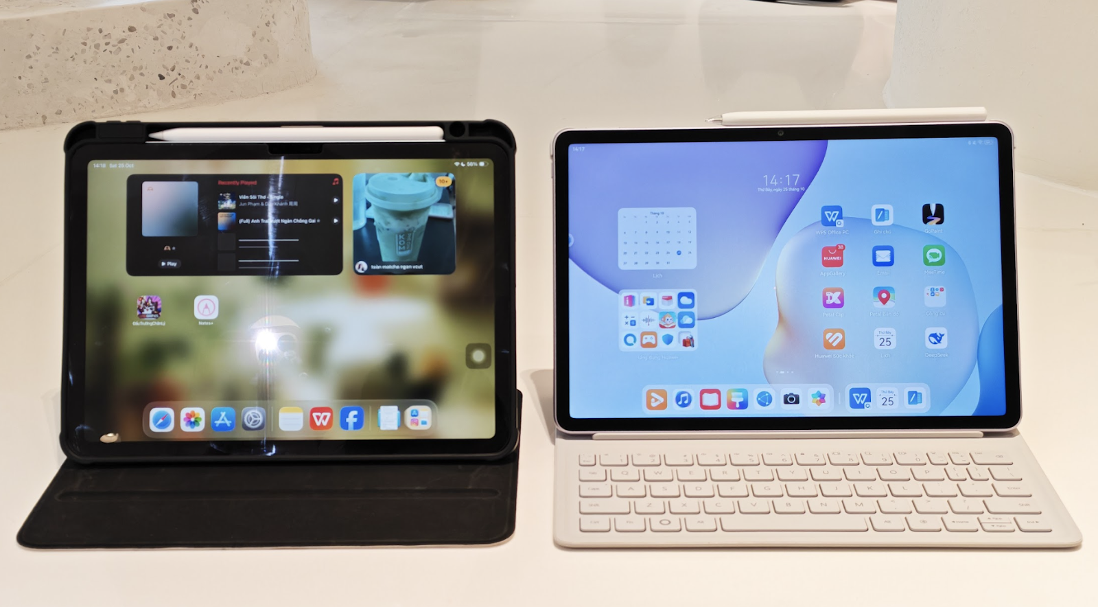 Khi đặt cạnh đối thủ iPad Air M6 với màn hình màn hình LED Mini Touch, MatePad 11.5 PaperMatte Mới gần như loại bỏ hoàn toàn hiện tượng lóa khi có ánh đèn chiếu vào, cho trải nghiệm dễ chịu hơn đáng kể.