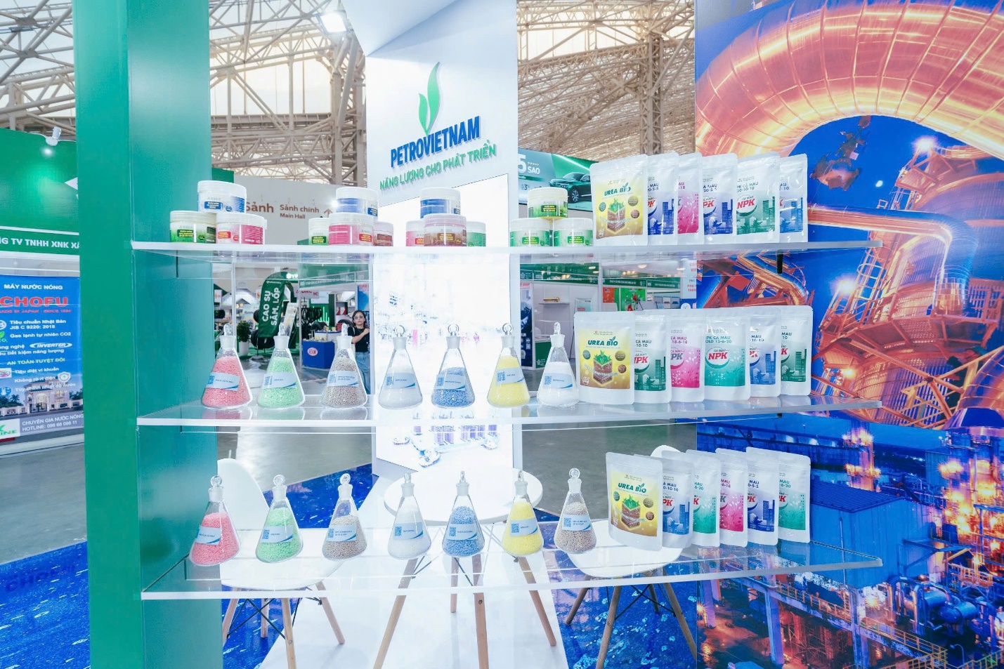 Hình ảnh trưng bày bộ sản phẩm Phân Bón Cà Mau