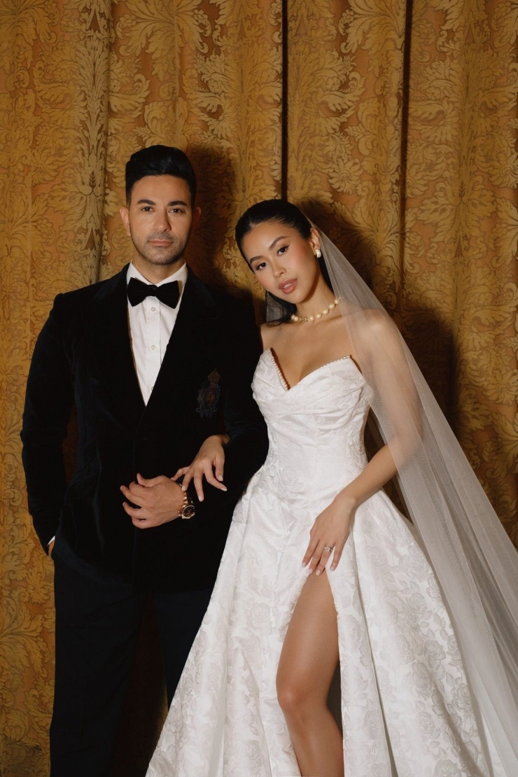 Theo thông tin từ Elle Italia, vị hôn phu của Tiên Nguyễn là Justin, hoạt động trong lĩnh vực quảng cáo tại Việt Nam.