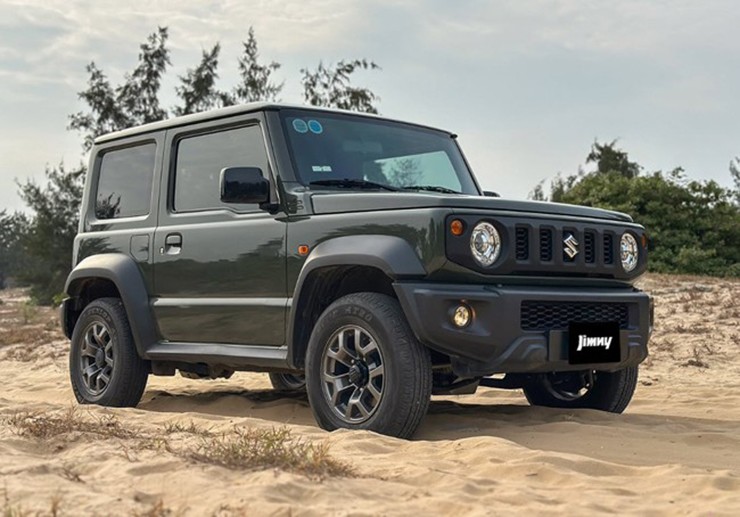 Suzuki Jimny giảm giá hơn 100 triệu đồng để dọn kho xe VIN 2024 - 1