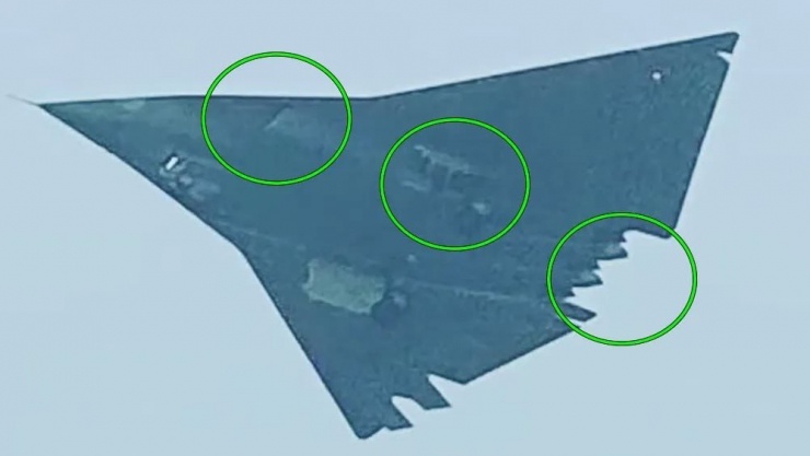 Nguyên mẫu đầu tiên của J-36 (ảnh trước) và nguyên mẫu thứ hai của J-36 (ảnh sau).