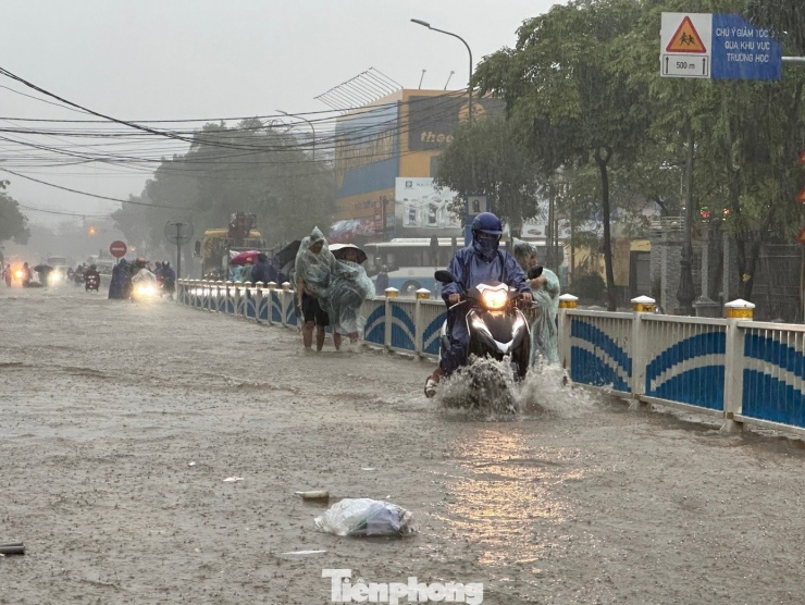 Huế - Đà Nẵng mưa lớn trở lại - 1
