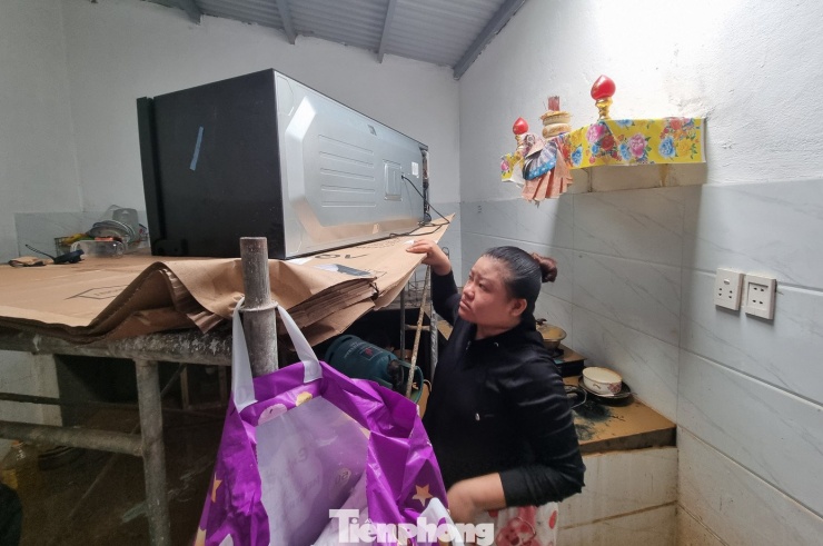 Cảnh tượng xót xa sau 3 đêm chạy lụt trở về: Nhà cửa nhuộm bùn, xơ xác - 7