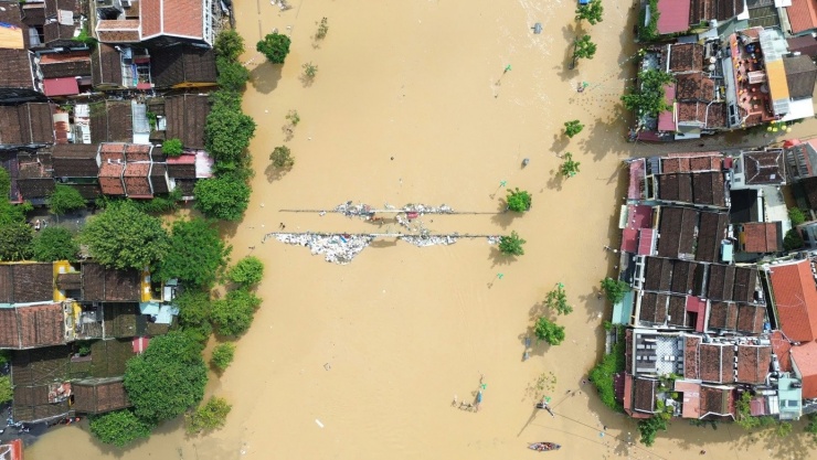 Không thể nhận ra Hội An sau trận lũ dữ - 2