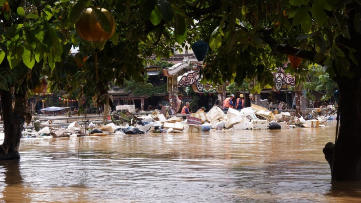 Không thể nhận ra Hội An sau trận lũ dữ - 3
